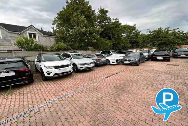 Mon Parking Orly - Orly, Aéroport d'Orly, Terminal 3 (disabled) 1
