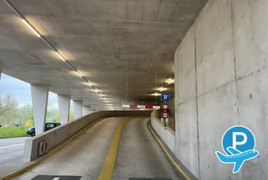 Billigparking - Rümlang, Riedmatt Center Oberglatterstrasse 35 (disabled) 4