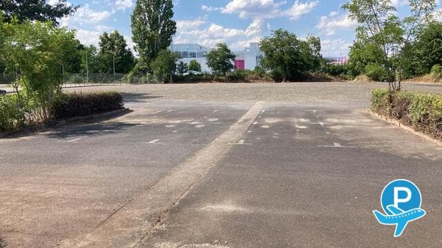 ParkArea51 - Frankfurt am Main, Flughafen Frankfurt (disabled) 1