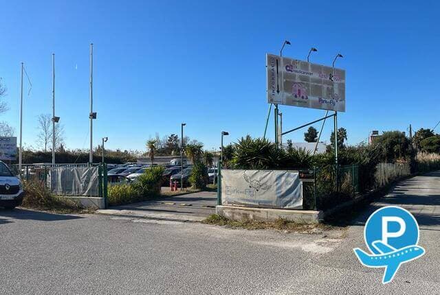 Park & Fly BCN - Viladecans, Barcelona, Autovía de Castelledefels C31, Km 187,100 (disabled) 1